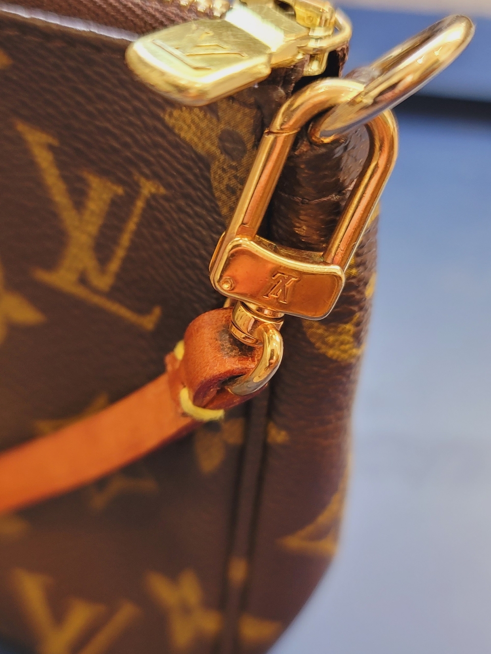 Louis Vuitton Brown Monogram Canvas Pochette - Picture 6 of 7